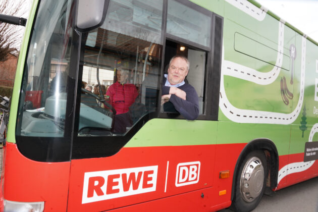 Economica net Retailerul REWE și compania feroviară Deutsche Bahn au