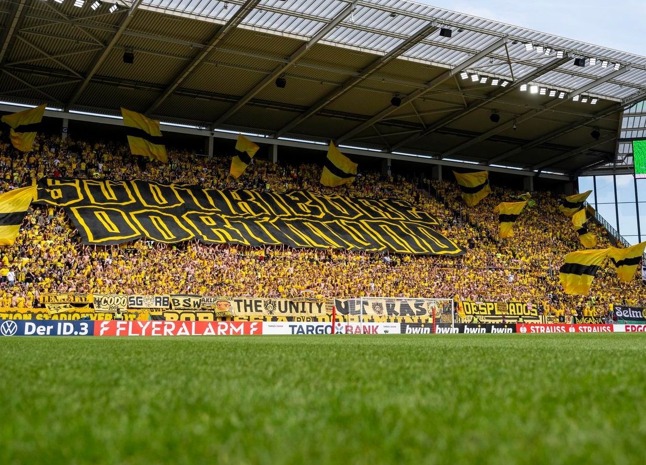 Economica Net Borussia Dortmund A Realizat N Sezonul Trecut Cele Mai