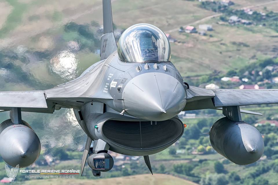 Economica.net – Ucraina a primit primele avioane de luptă F-16, anunţă Zelenski