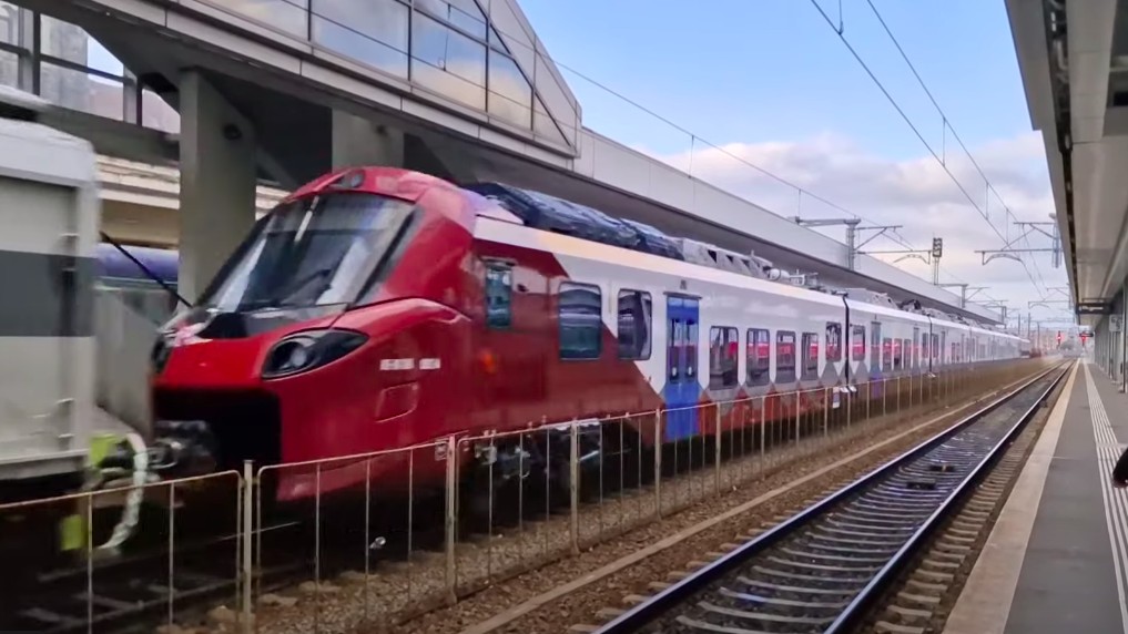 Primul tren nou Alstom va intra în circulație pe 15 noiembrie. Pe unde va circula - Economica.net