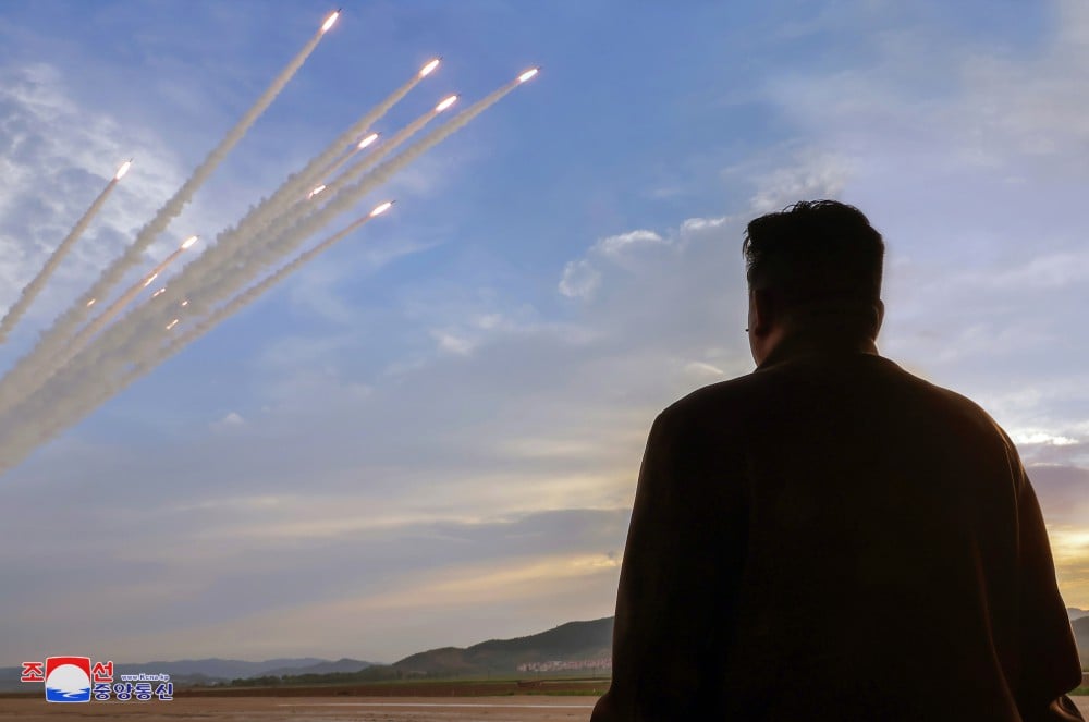 Economica.net – Coreea de Nord va folosi “fără ezitare” arma atomică în cazul unui atac – Kim Jong Un