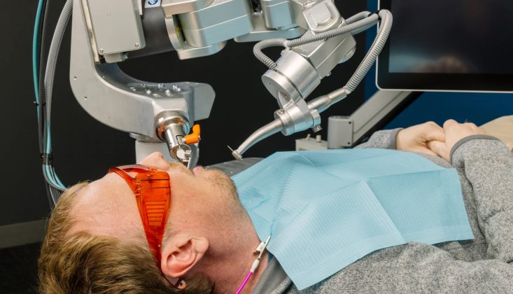 Economica.net – Un dentist robot a efectuat prima intervenție pe un om din lume